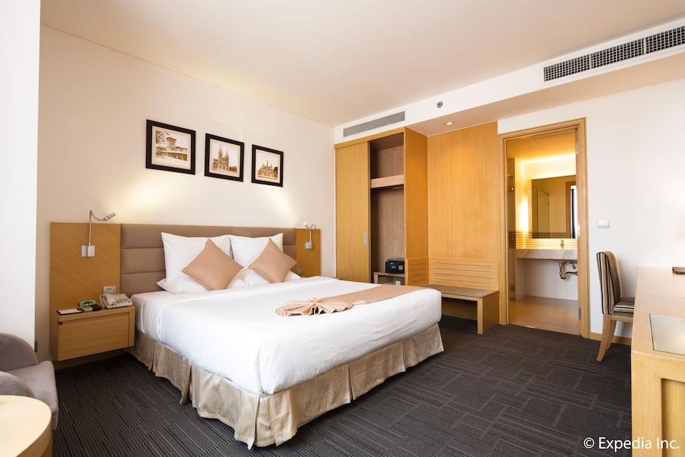Liberty Saigon Centre Отель 4*